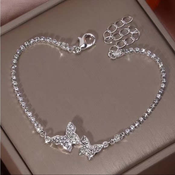 Jewelry - Double Butterfly Rhinestones Chain Bracelet